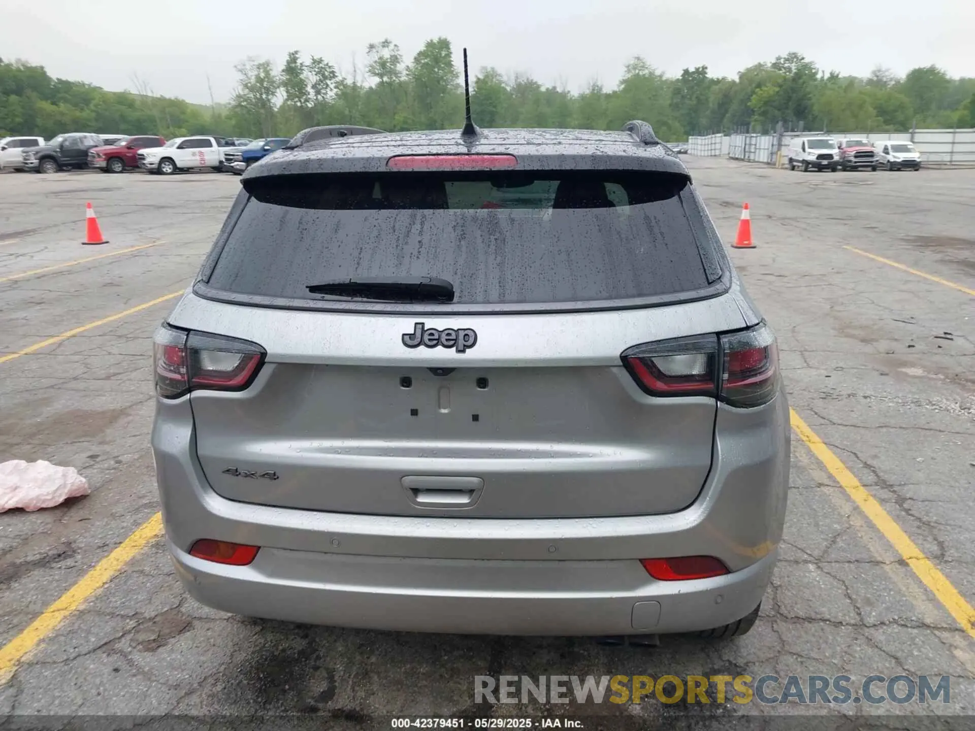 16 Photograph of a damaged car 3C4NJDCB0NT108670 JEEP COMPASS 2022