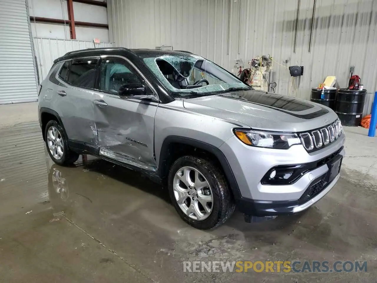 4 Photograph of a damaged car 3C4NJDCB0NT113383 JEEP COMPASS 2022