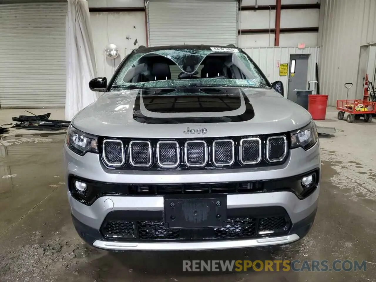 5 Photograph of a damaged car 3C4NJDCB0NT113383 JEEP COMPASS 2022
