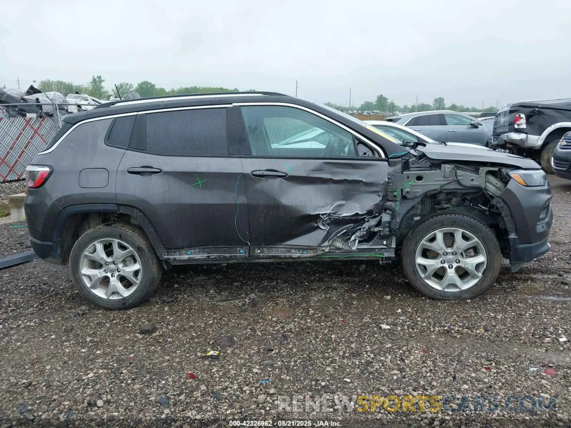 14 Photograph of a damaged car 3C4NJDCB0NT132239 JEEP COMPASS 2022