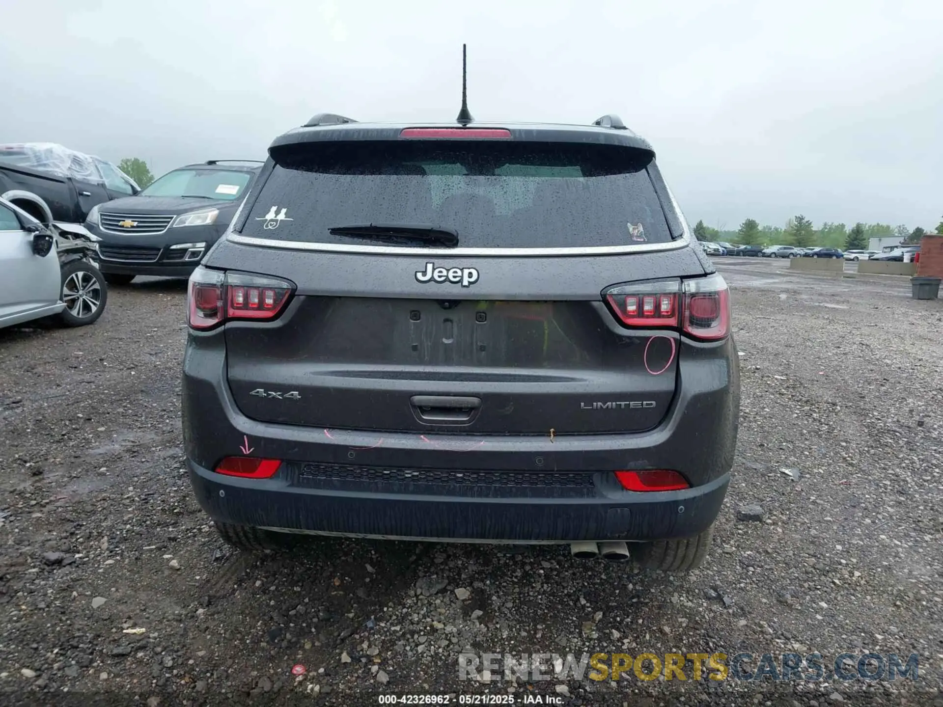 17 Photograph of a damaged car 3C4NJDCB0NT132239 JEEP COMPASS 2022