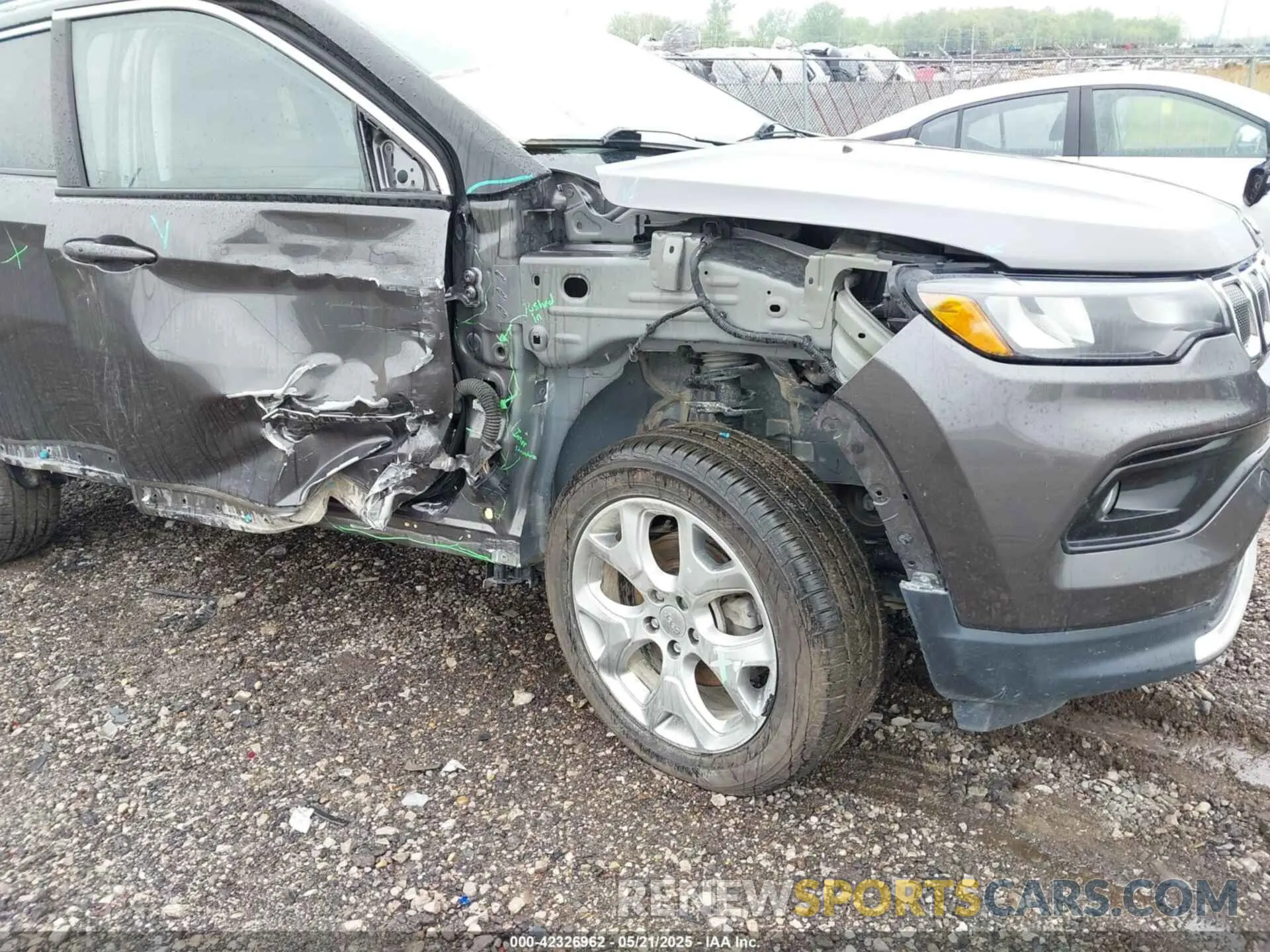 6 Photograph of a damaged car 3C4NJDCB0NT132239 JEEP COMPASS 2022