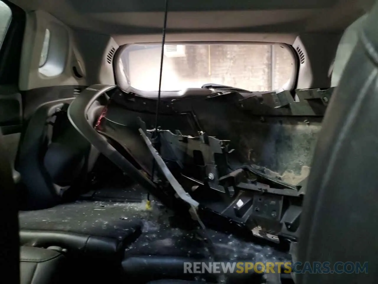 10 Photograph of a damaged car 3C4NJDCB0NT180307 JEEP COMPASS 2022