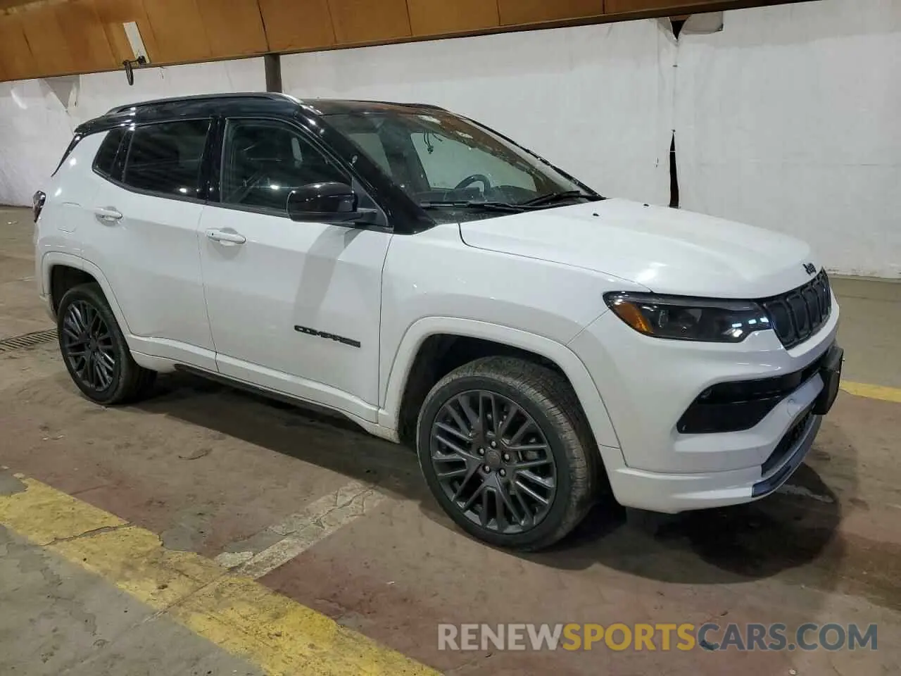 4 Photograph of a damaged car 3C4NJDCB0NT181537 JEEP COMPASS 2022