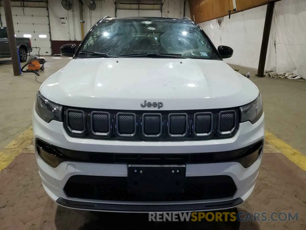 5 Photograph of a damaged car 3C4NJDCB0NT181537 JEEP COMPASS 2022