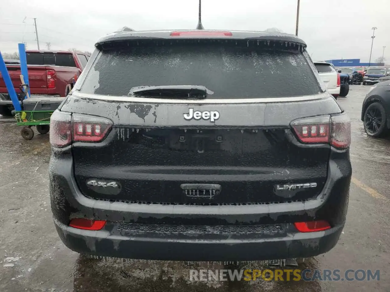 6 Photograph of a damaged car 3C4NJDCB0NT186172 JEEP COMPASS 2022