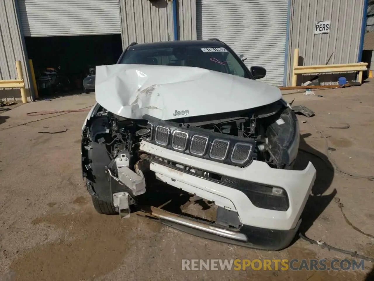 5 Photograph of a damaged car 3C4NJDCB0NT211992 JEEP COMPASS 2022
