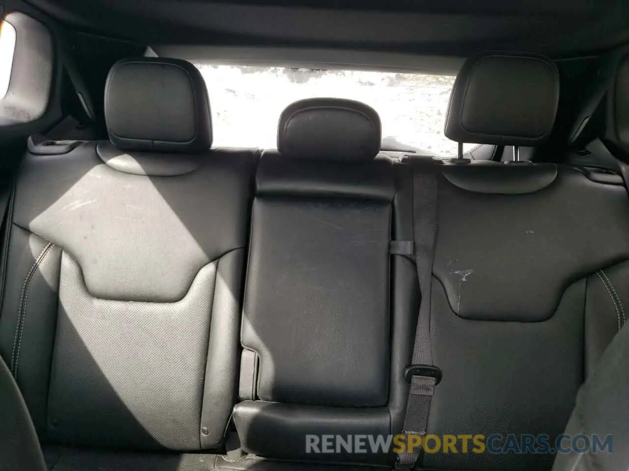 10 Photograph of a damaged car 3C4NJDCB0NT212804 JEEP COMPASS 2022