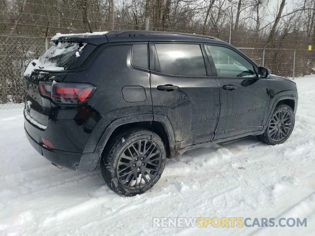 3 Photograph of a damaged car 3C4NJDCB0NT212804 JEEP COMPASS 2022