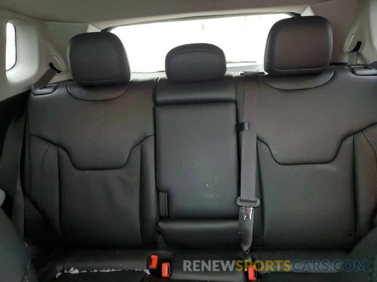 10 Photograph of a damaged car 3C4NJDCB1NT111240 JEEP COMPASS 2022