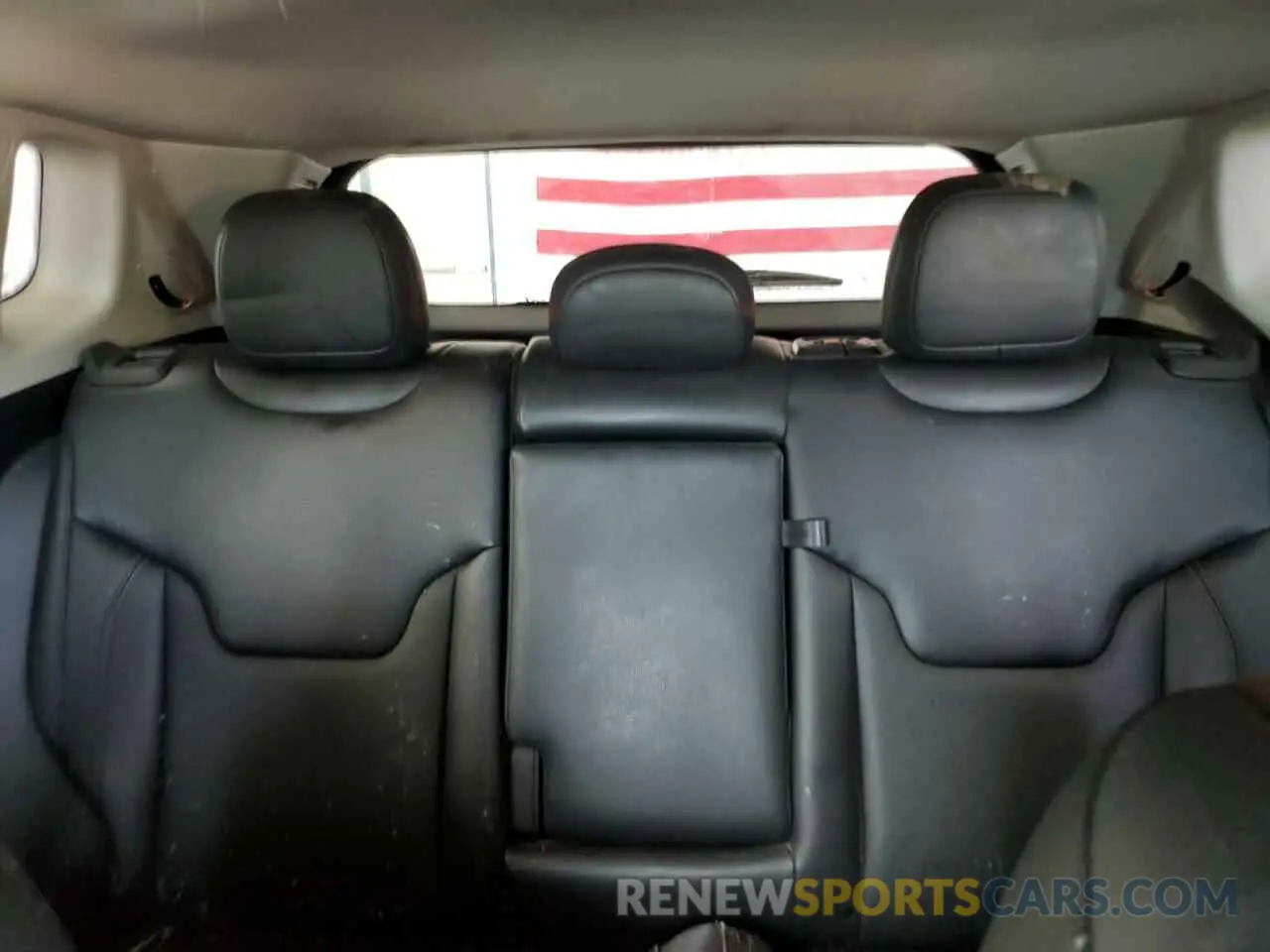 10 Photograph of a damaged car 3C4NJDCB2NT114678 JEEP COMPASS 2022