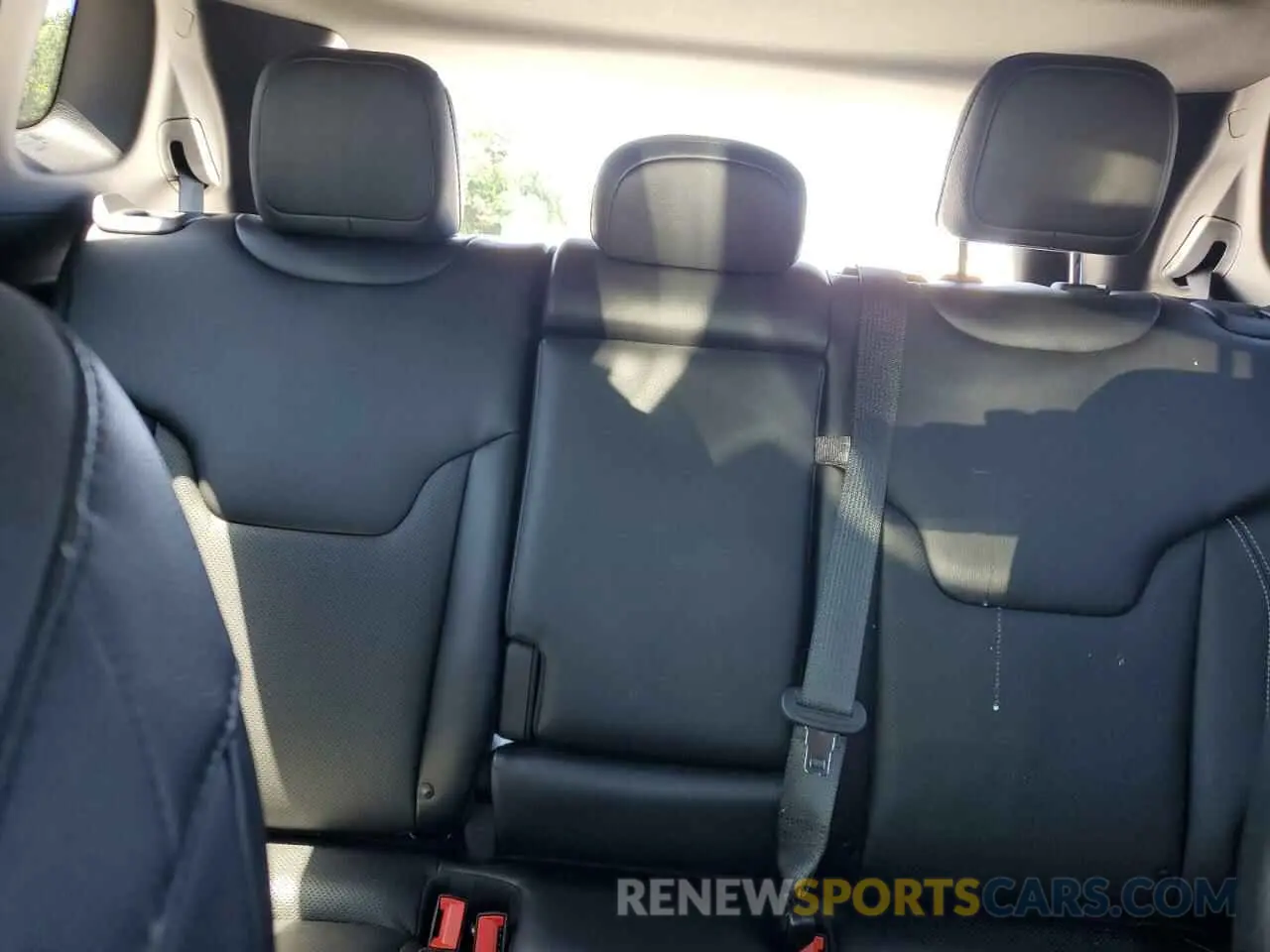 10 Photograph of a damaged car 3C4NJDCB2NT122828 JEEP COMPASS 2022