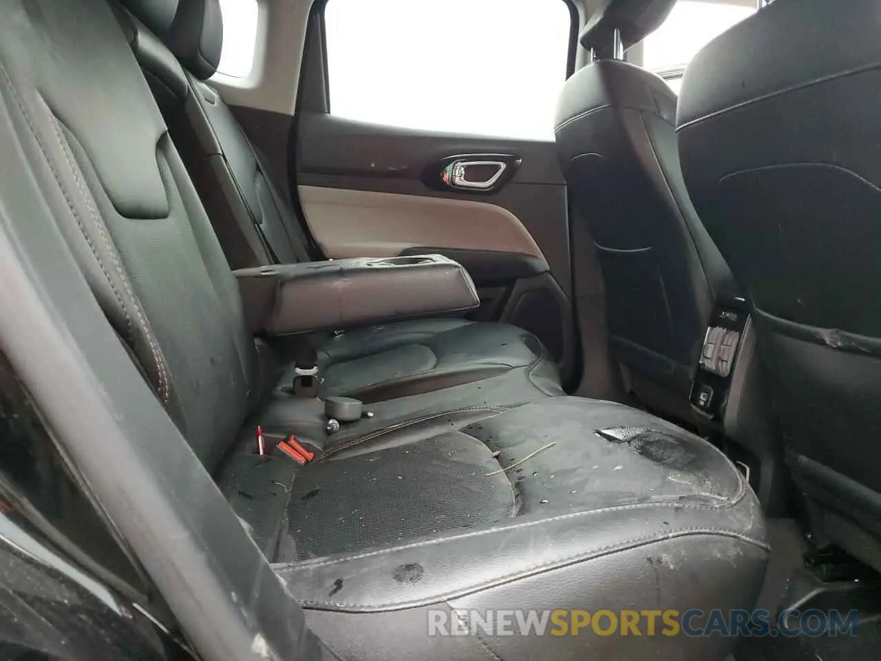 11 Photograph of a damaged car 3C4NJDCB2NT174427 JEEP COMPASS 2022