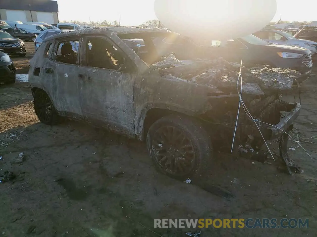 4 Photograph of a damaged car 3C4NJDCB3NT112101 JEEP COMPASS 2022