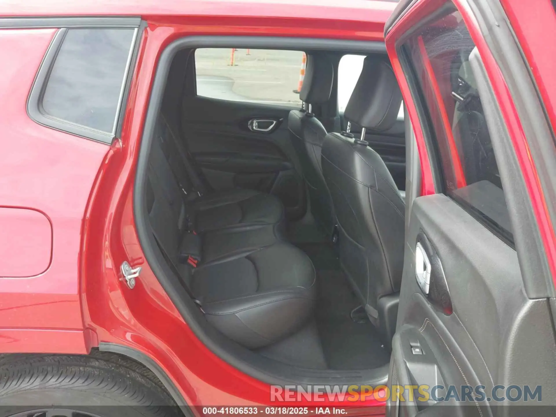 8 Photograph of a damaged car 3C4NJDCB3NT194315 JEEP COMPASS 2022