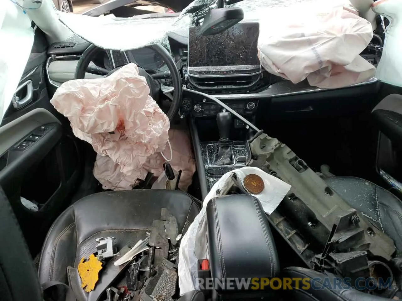 8 Photograph of a damaged car 3C4NJDCB4NT113810 JEEP COMPASS 2022