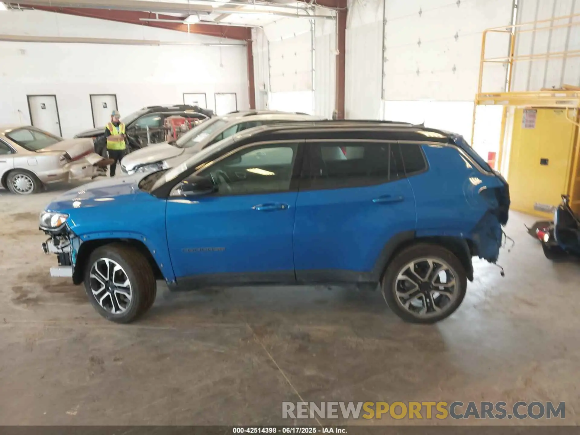 14 Photograph of a damaged car 3C4NJDCB4NT171609 JEEP COMPASS 2022