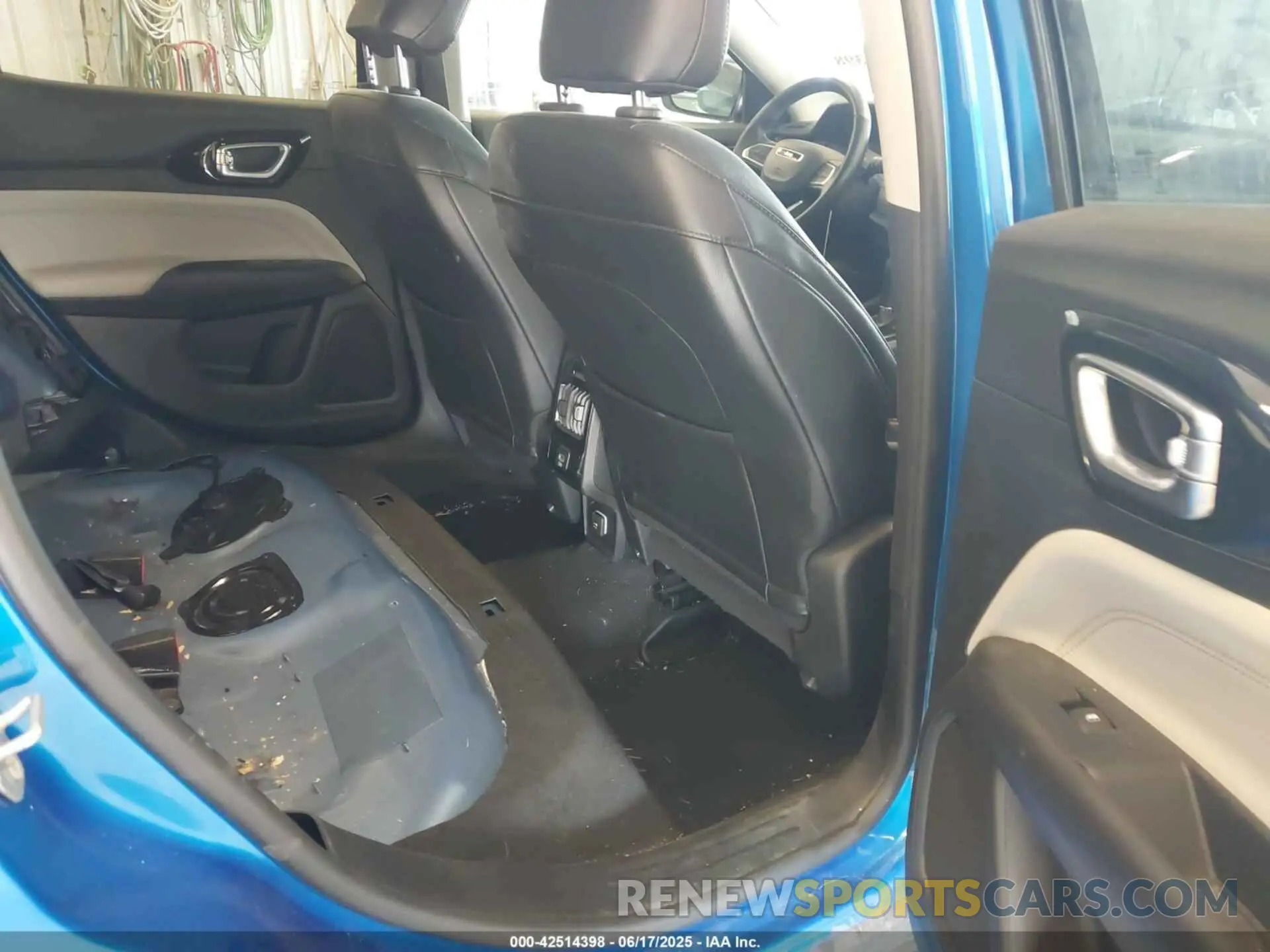8 Photograph of a damaged car 3C4NJDCB4NT171609 JEEP COMPASS 2022