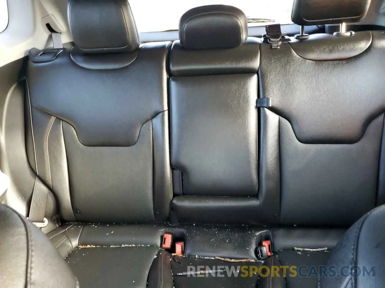 10 Photograph of a damaged car 3C4NJDCB4NT210246 JEEP COMPASS 2022