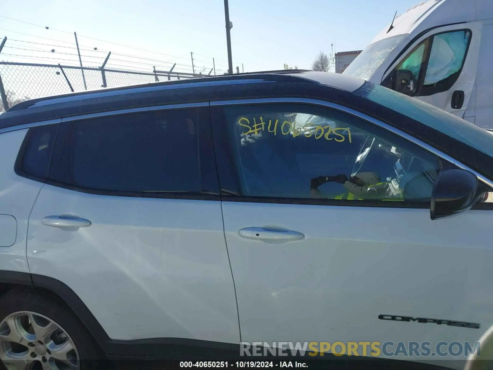 13 Photograph of a damaged car 3C4NJDCB5NT141390 JEEP COMPASS 2022
