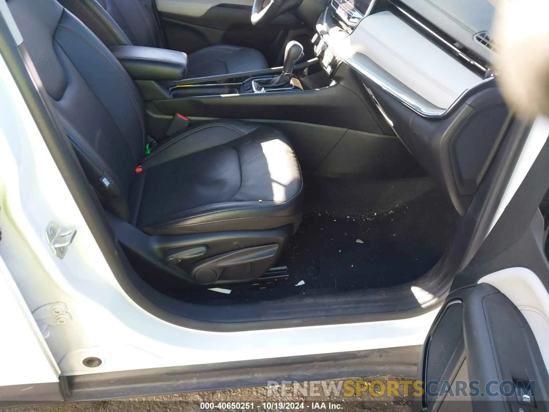 5 Photograph of a damaged car 3C4NJDCB5NT141390 JEEP COMPASS 2022