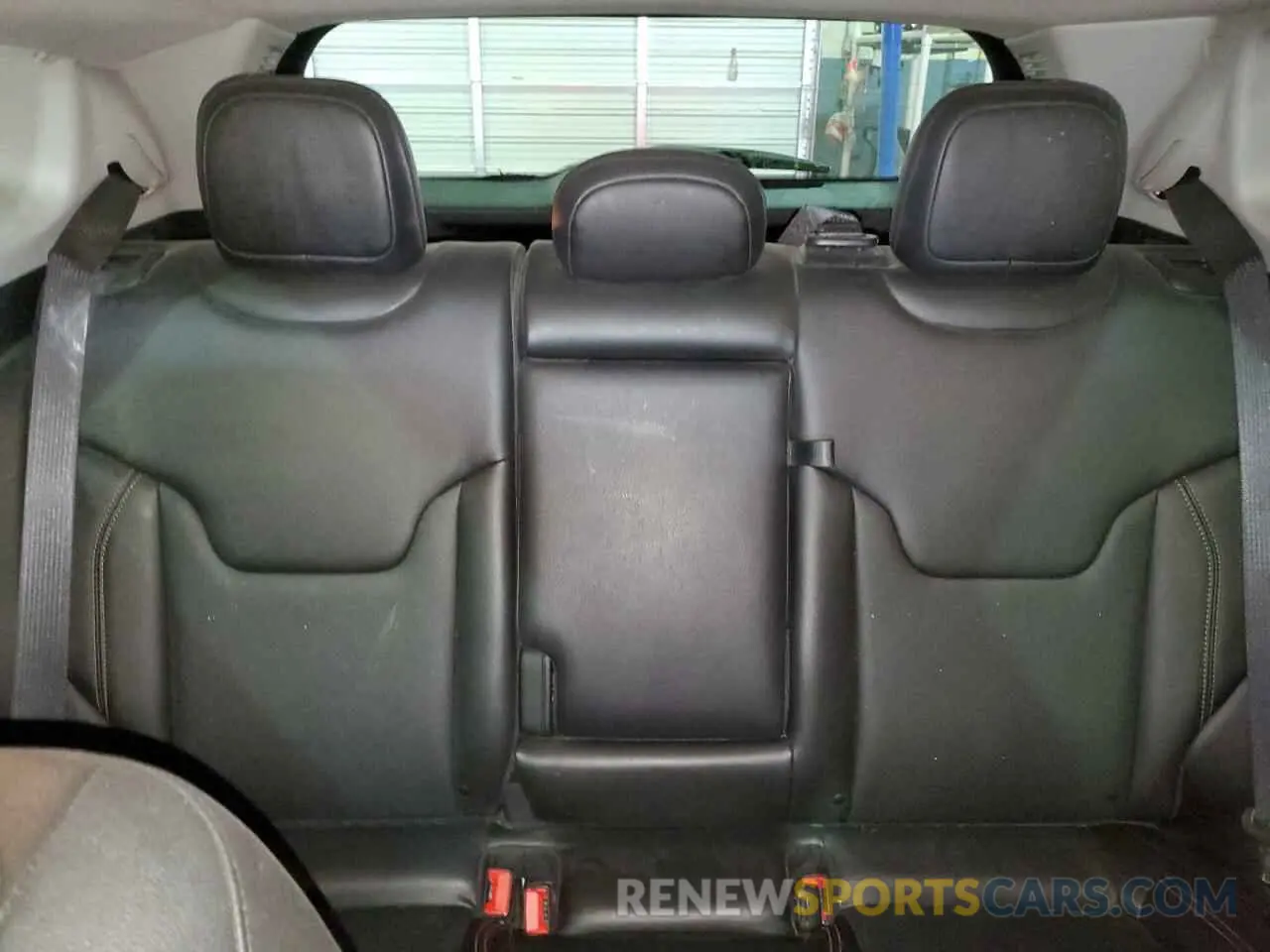 10 Photograph of a damaged car 3C4NJDCB5NT146248 JEEP COMPASS 2022