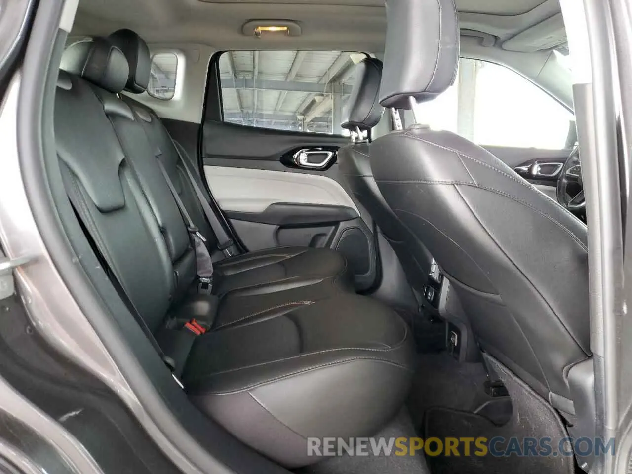11 Photograph of a damaged car 3C4NJDCB5NT169805 JEEP COMPASS 2022