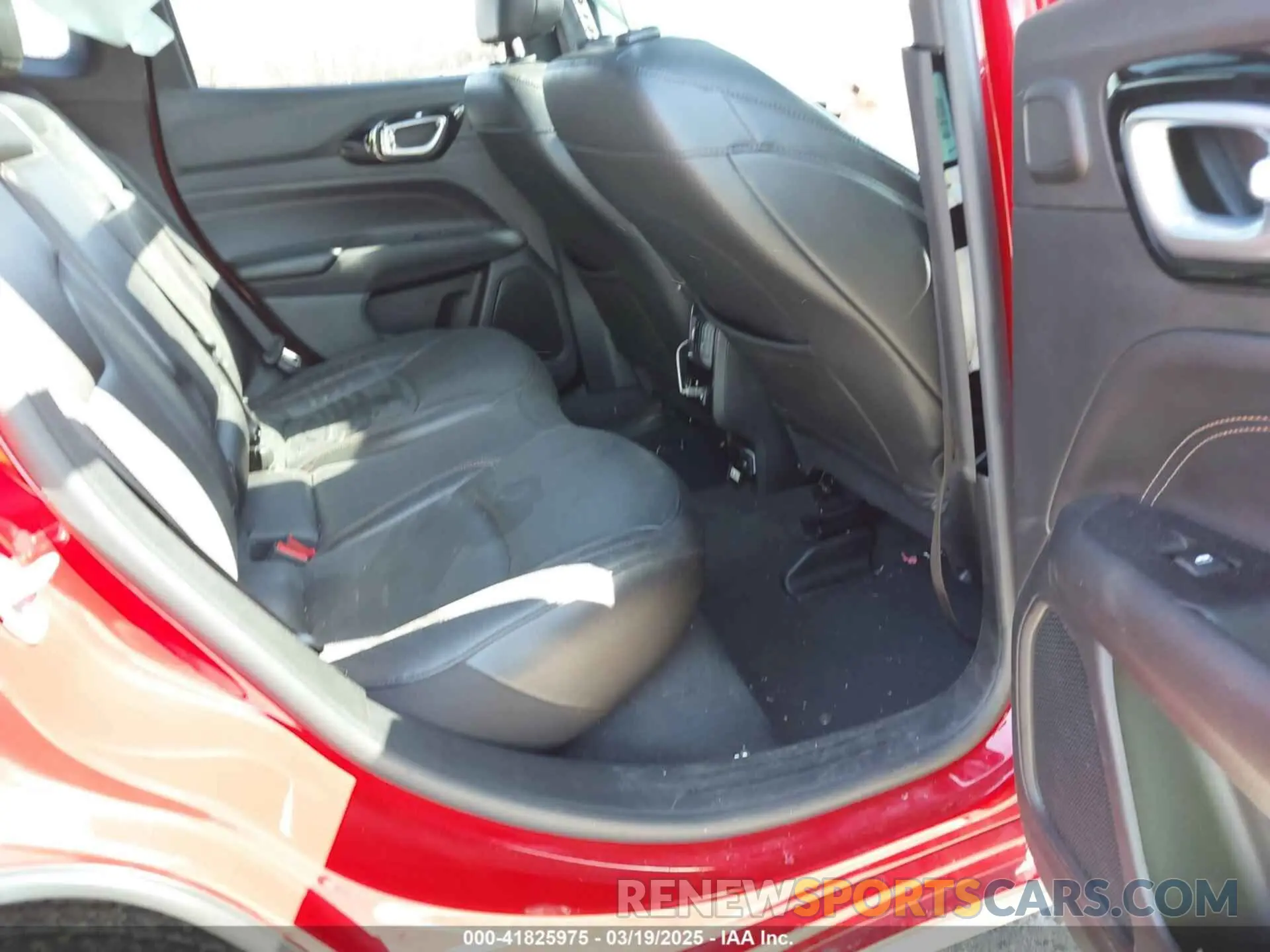 8 Photograph of a damaged car 3C4NJDCB5NT209123 JEEP COMPASS 2022