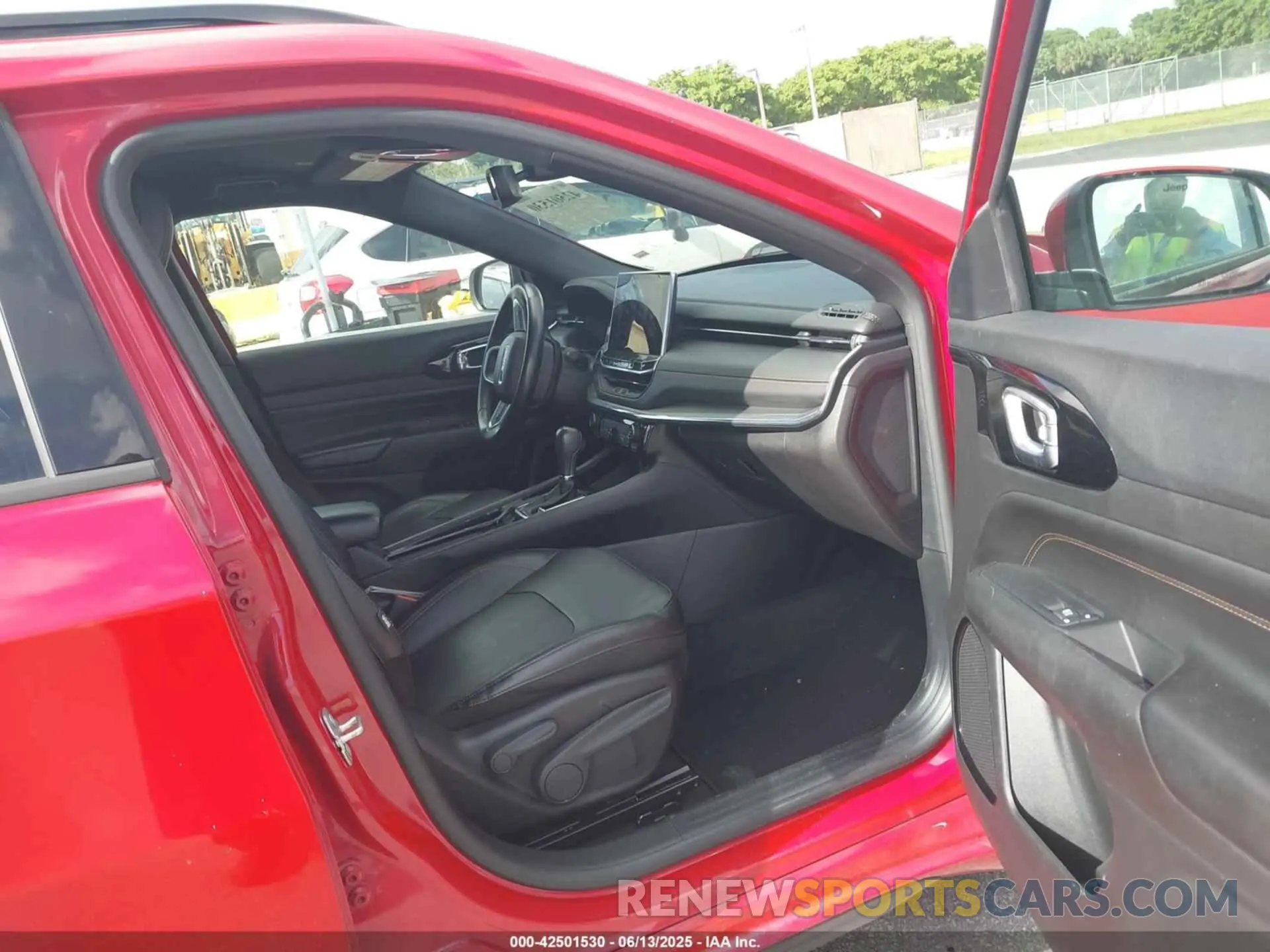 5 Photograph of a damaged car 3C4NJDCB5NT236676 JEEP COMPASS 2022