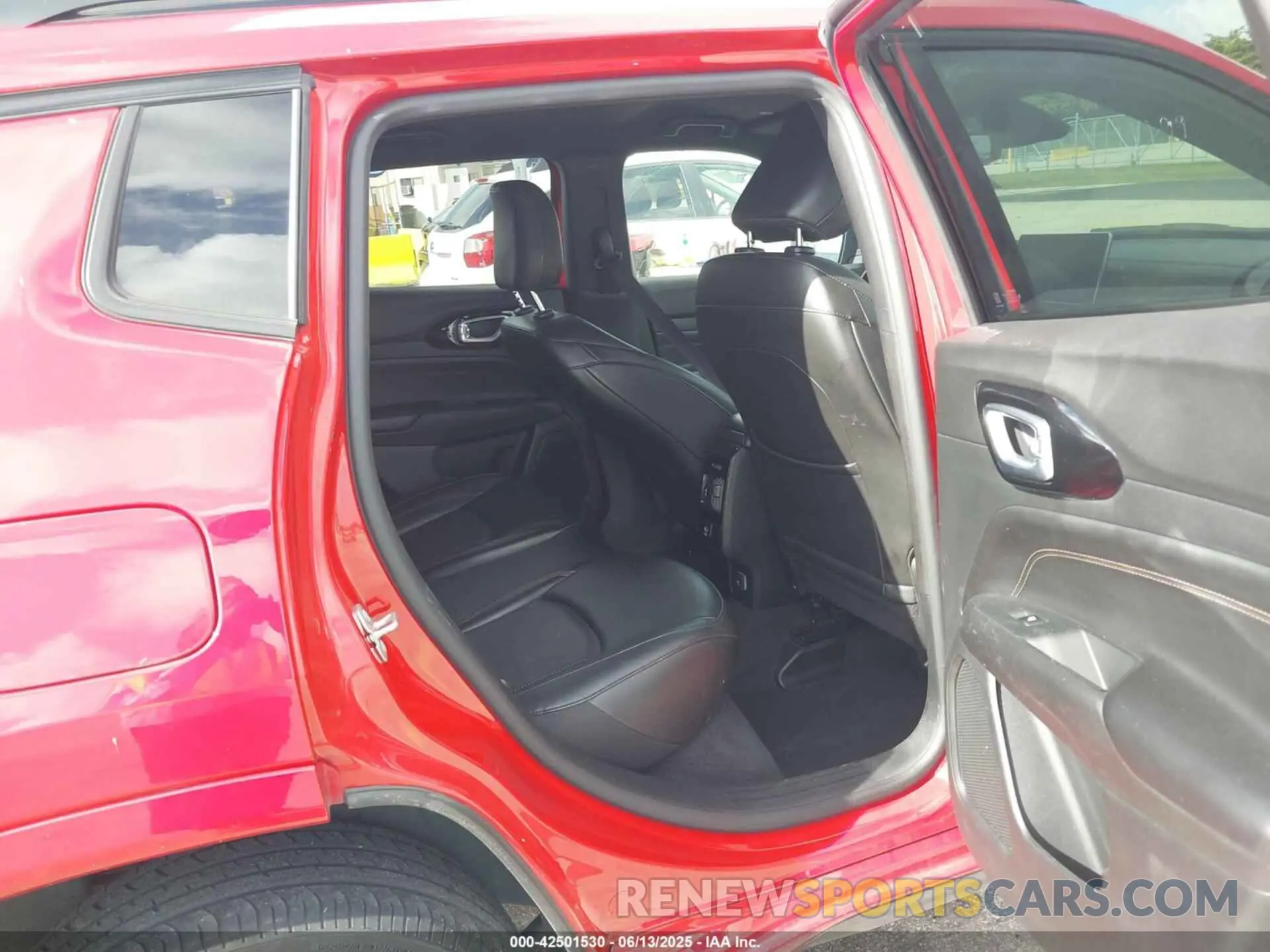 8 Photograph of a damaged car 3C4NJDCB5NT236676 JEEP COMPASS 2022