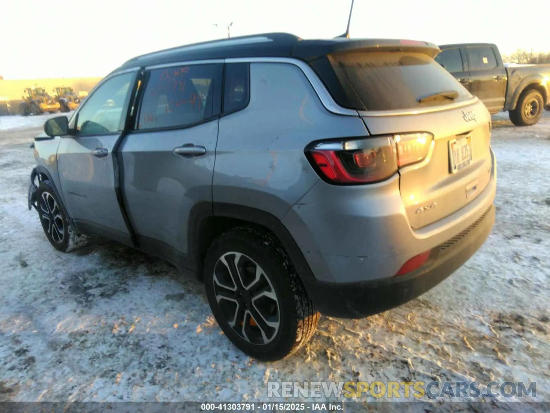3 Photograph of a damaged car 3C4NJDCB7NT104499 JEEP COMPASS 2022
