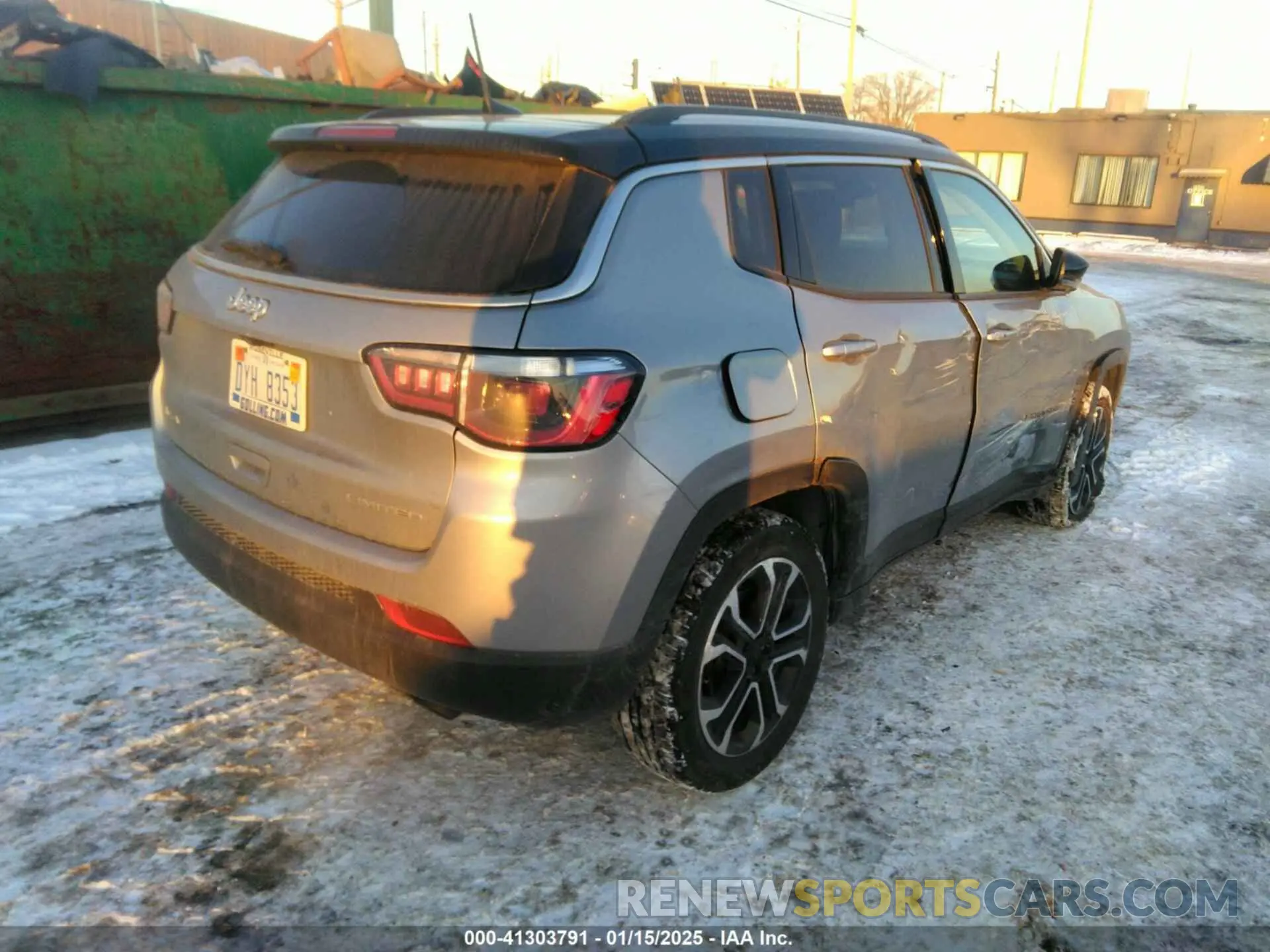 4 Photograph of a damaged car 3C4NJDCB7NT104499 JEEP COMPASS 2022