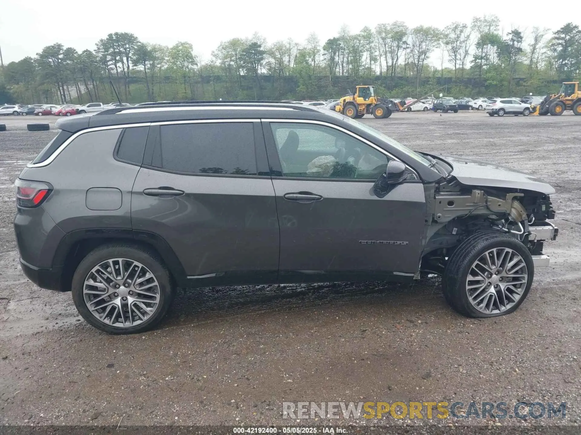 13 Photograph of a damaged car 3C4NJDCB7NT141939 JEEP COMPASS 2022