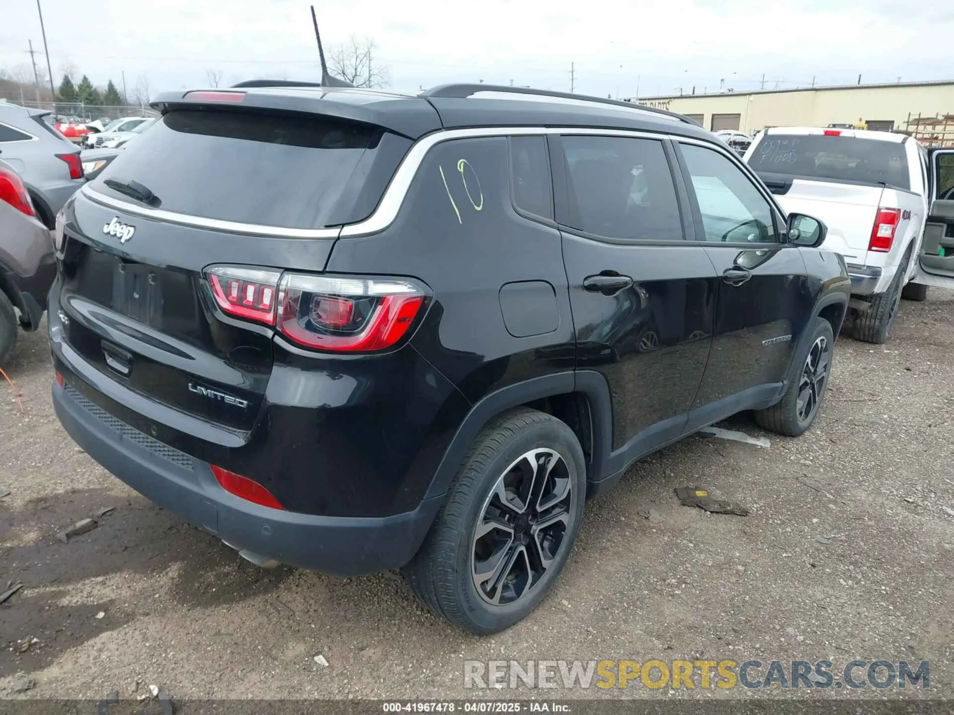 4 Photograph of a damaged car 3C4NJDCB8NT100462 JEEP COMPASS 2022