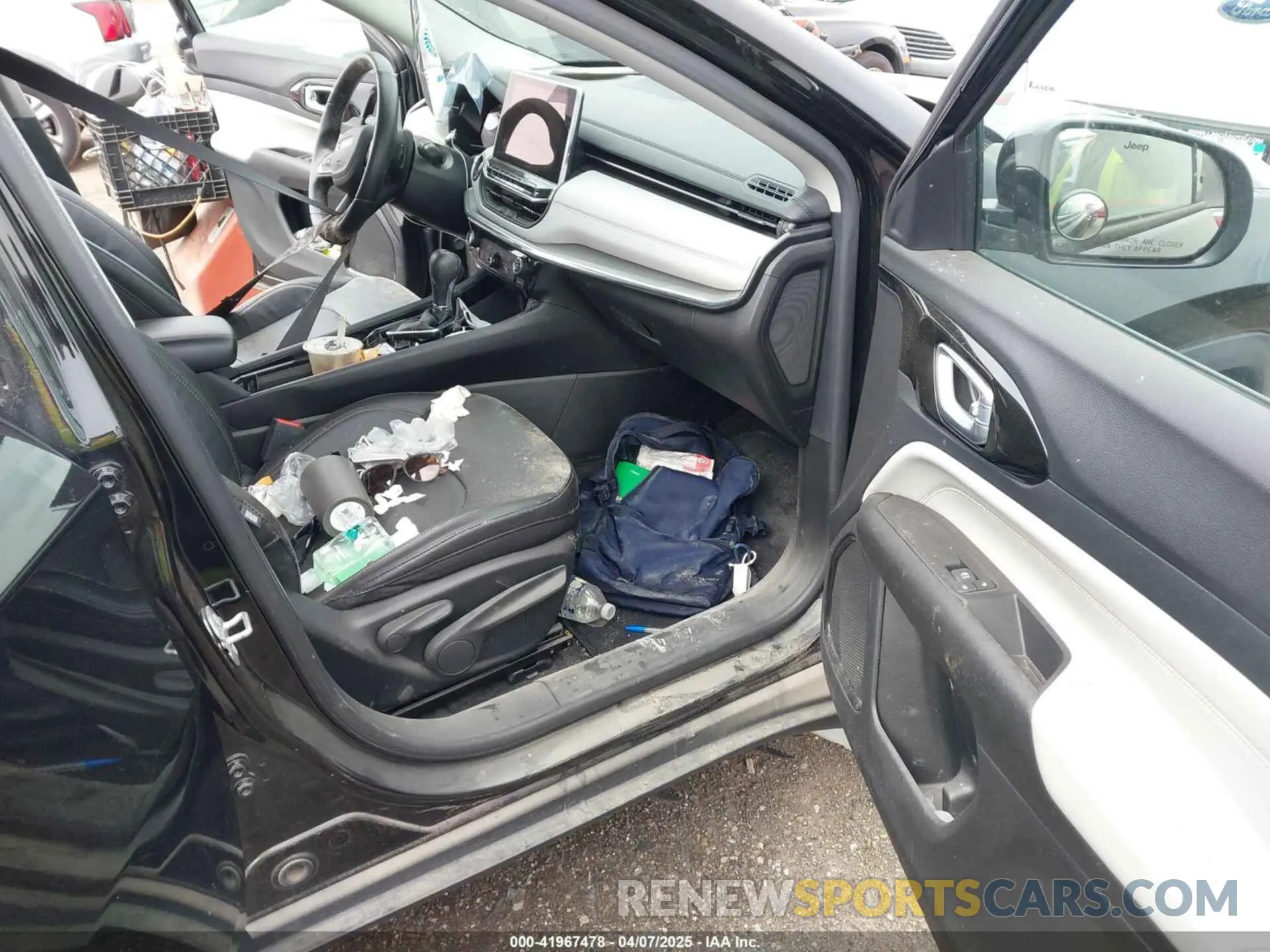 5 Photograph of a damaged car 3C4NJDCB8NT100462 JEEP COMPASS 2022