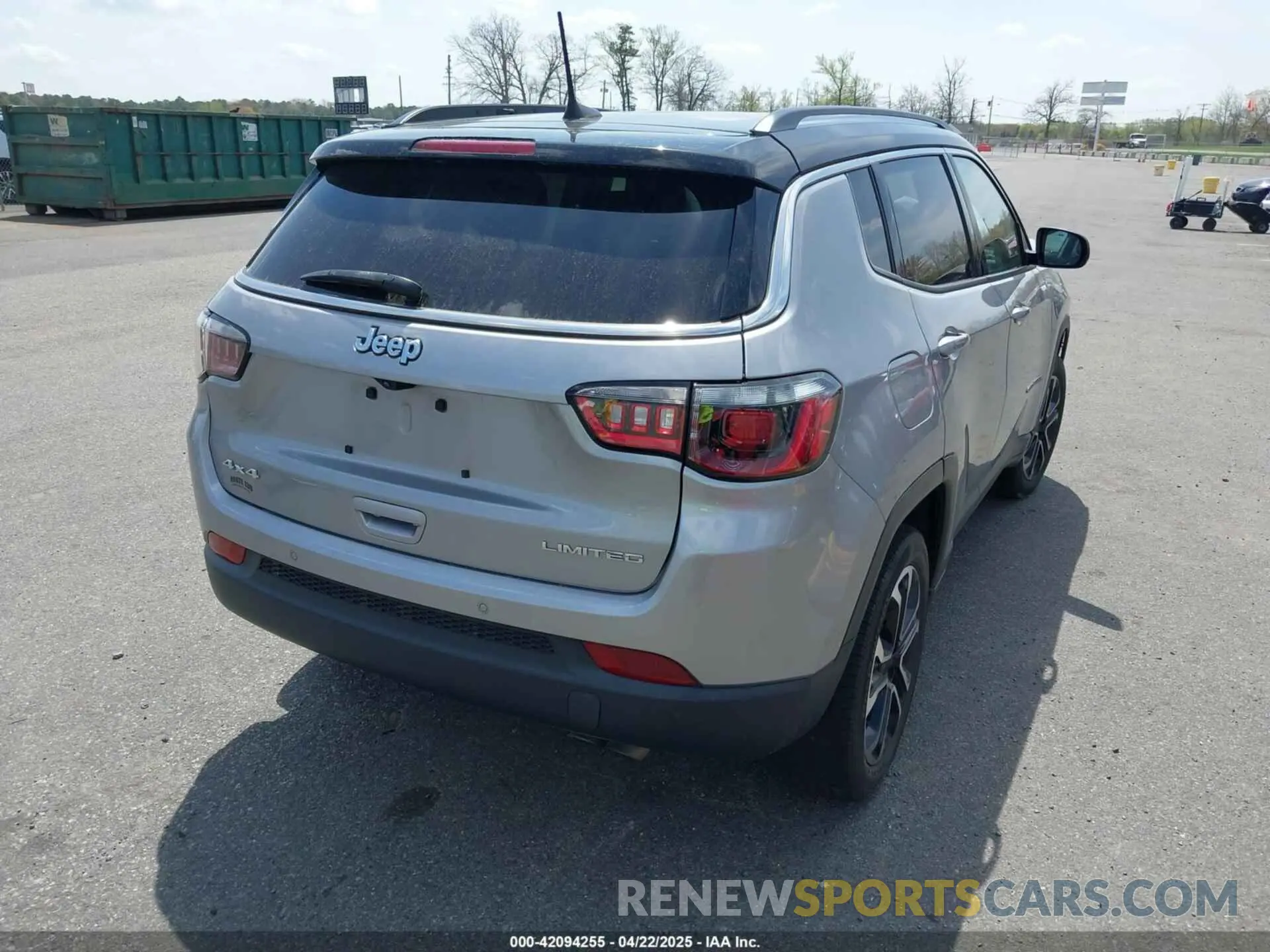 4 Photograph of a damaged car 3C4NJDCB8NT102888 JEEP COMPASS 2022