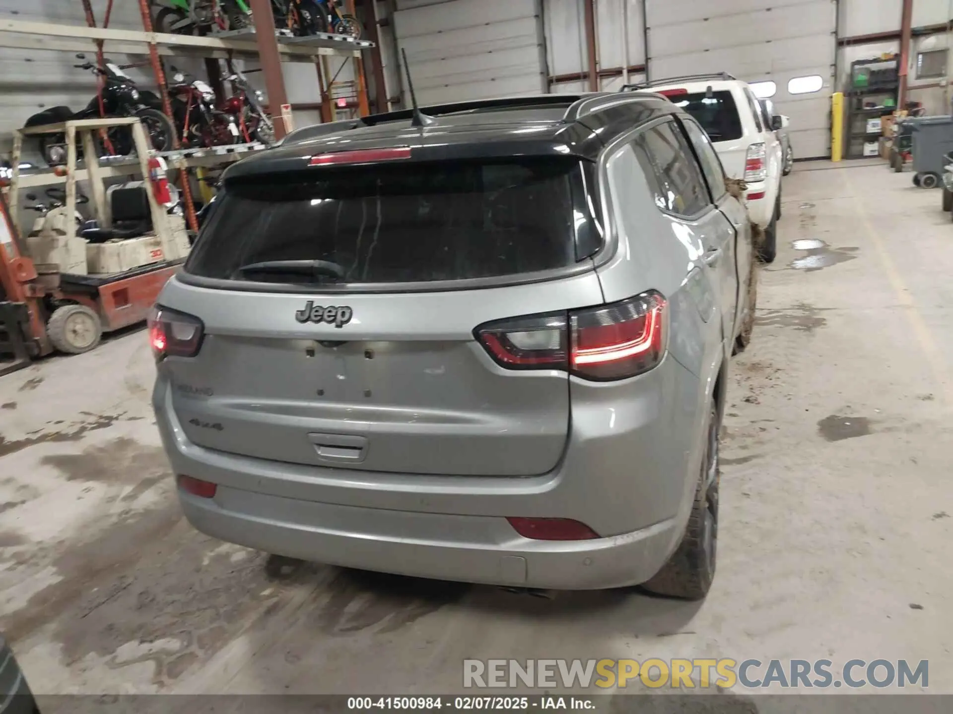 16 Photograph of a damaged car 3C4NJDCB8NT109002 JEEP COMPASS 2022
