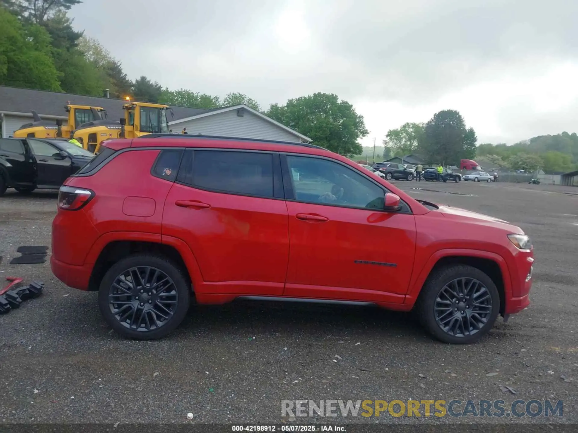 14 Photograph of a damaged car 3C4NJDCB9NT136225 JEEP COMPASS 2022