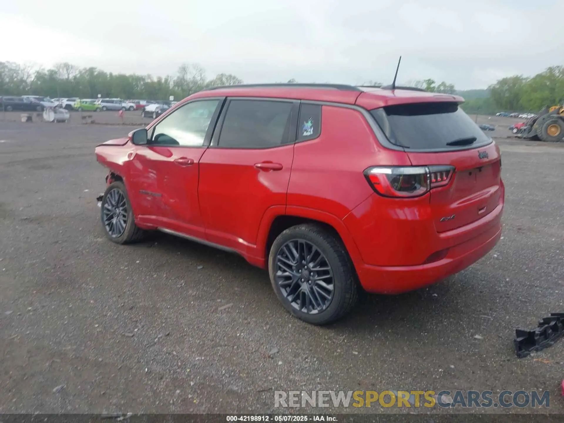 3 Photograph of a damaged car 3C4NJDCB9NT136225 JEEP COMPASS 2022