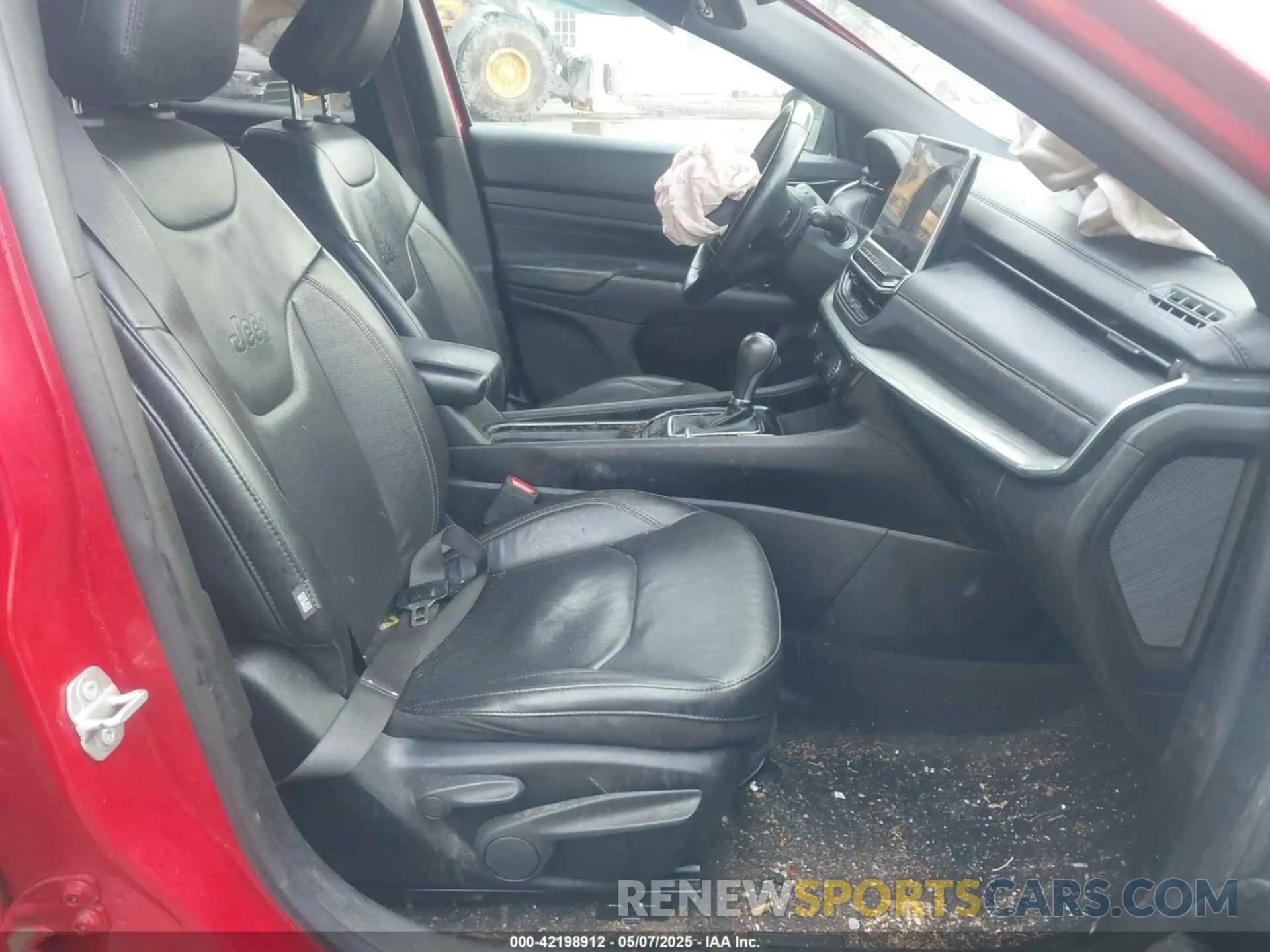 5 Photograph of a damaged car 3C4NJDCB9NT136225 JEEP COMPASS 2022