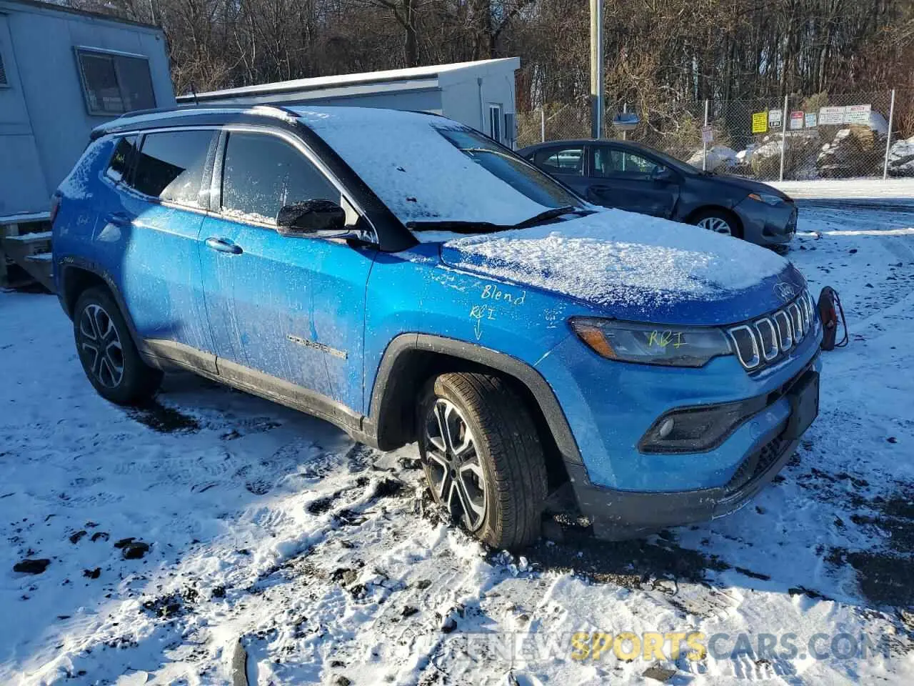 4 Photograph of a damaged car 3C4NJDCB9NT160489 JEEP COMPASS 2022