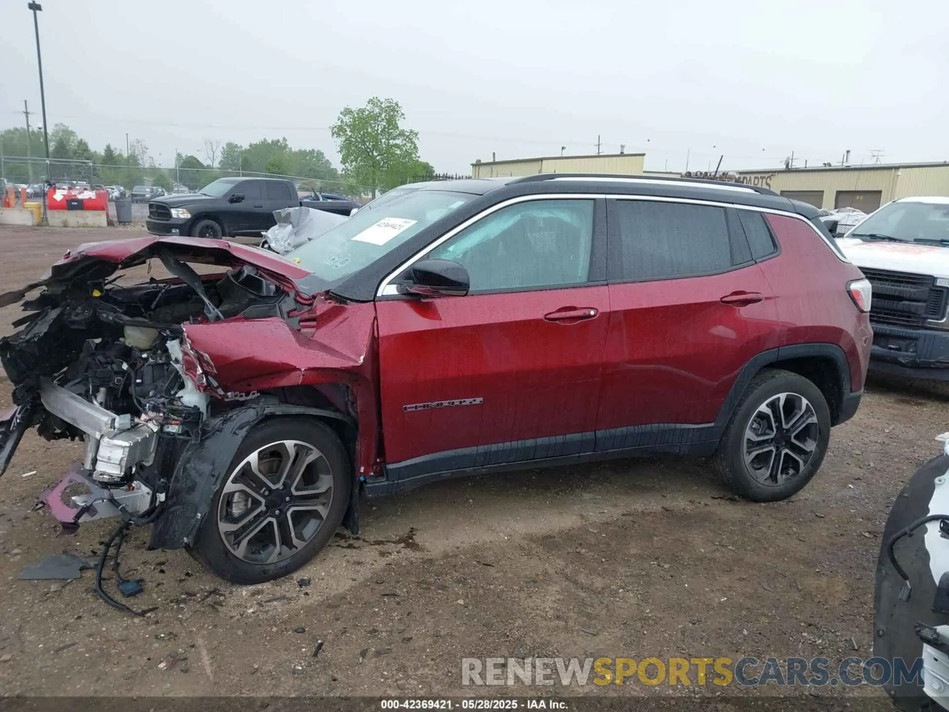 13 Photograph of a damaged car 3C4NJDCB9NT180208 JEEP COMPASS 2022