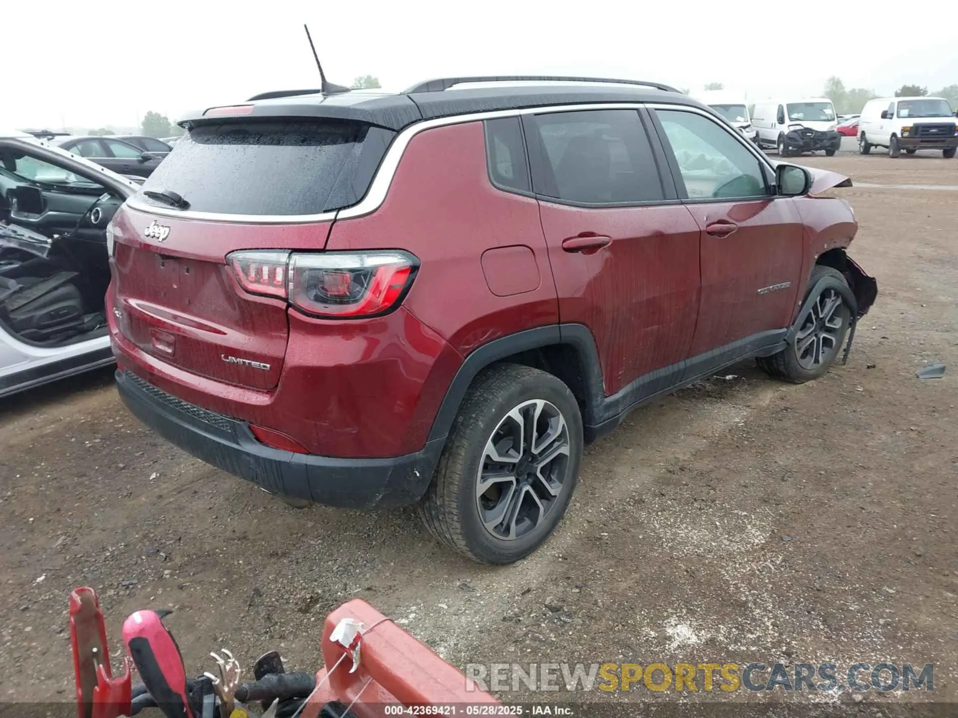 4 Photograph of a damaged car 3C4NJDCB9NT180208 JEEP COMPASS 2022