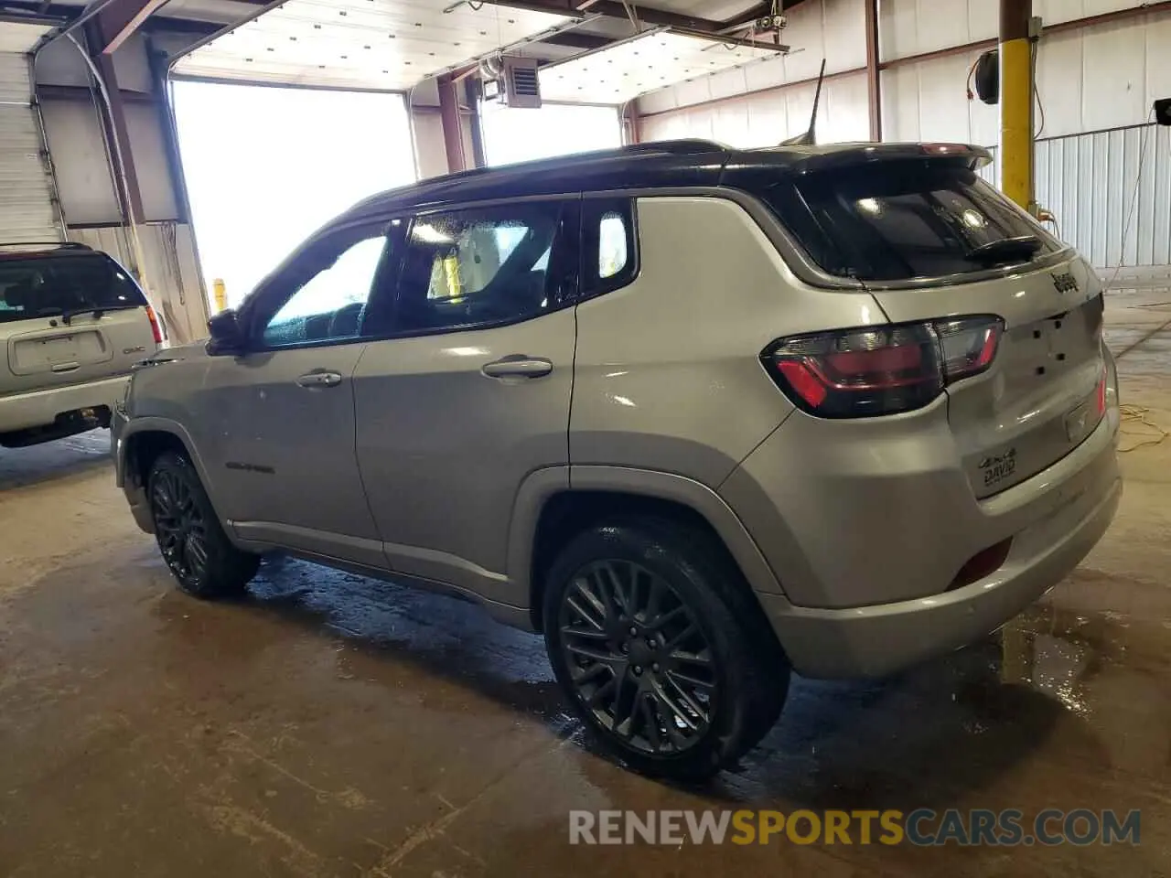 2 Photograph of a damaged car 3C4NJDCBXNT140459 JEEP COMPASS 2022