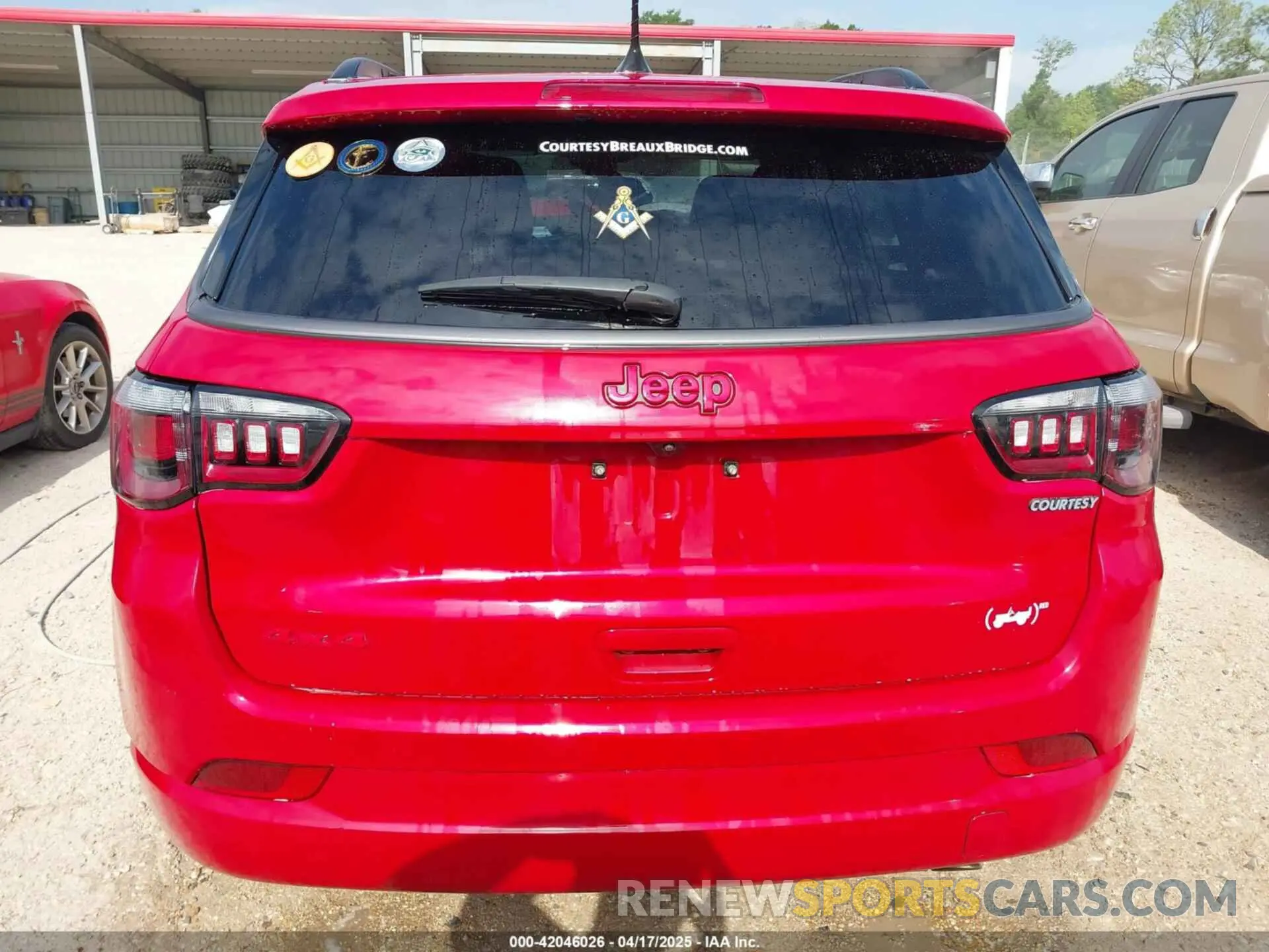 16 Photograph of a damaged car 3C4NJDCBXNT167743 JEEP COMPASS 2022