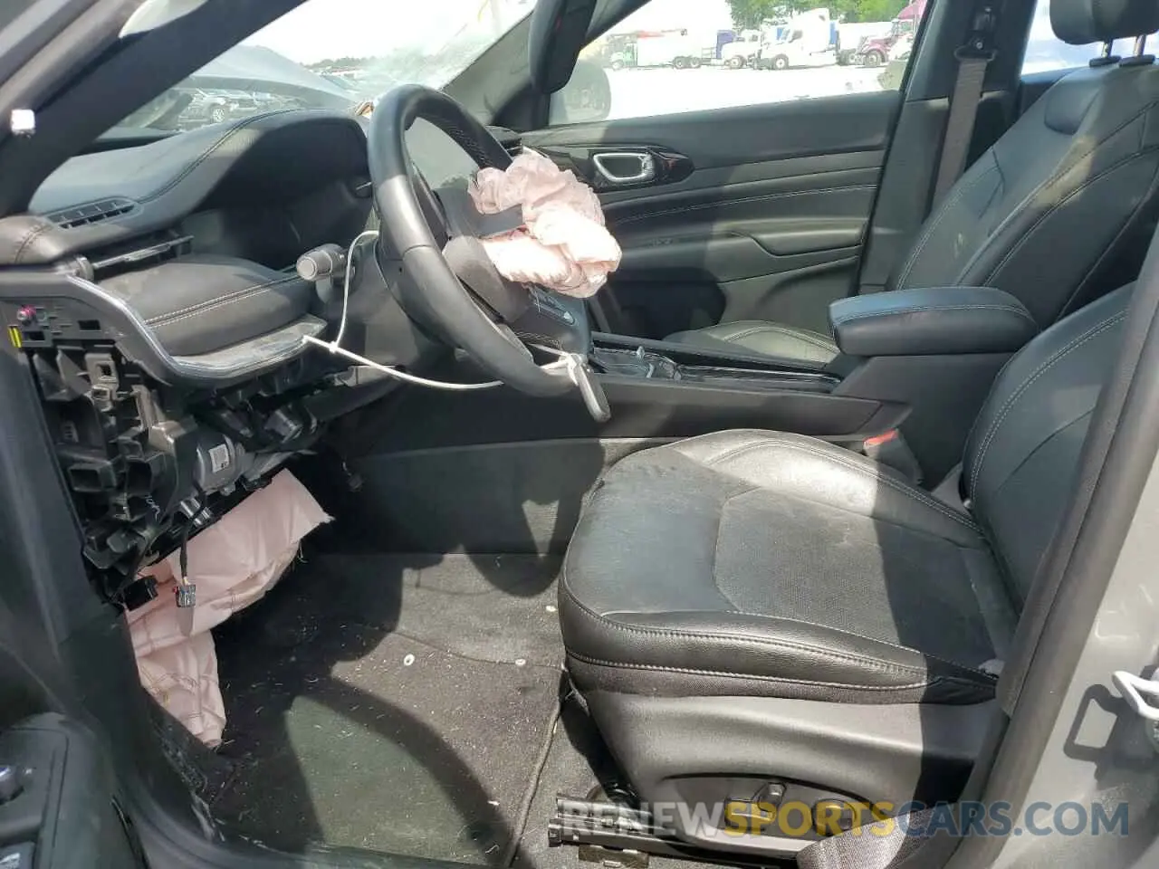 7 Photograph of a damaged car 3C4NJDCBXNT170044 JEEP COMPASS 2022