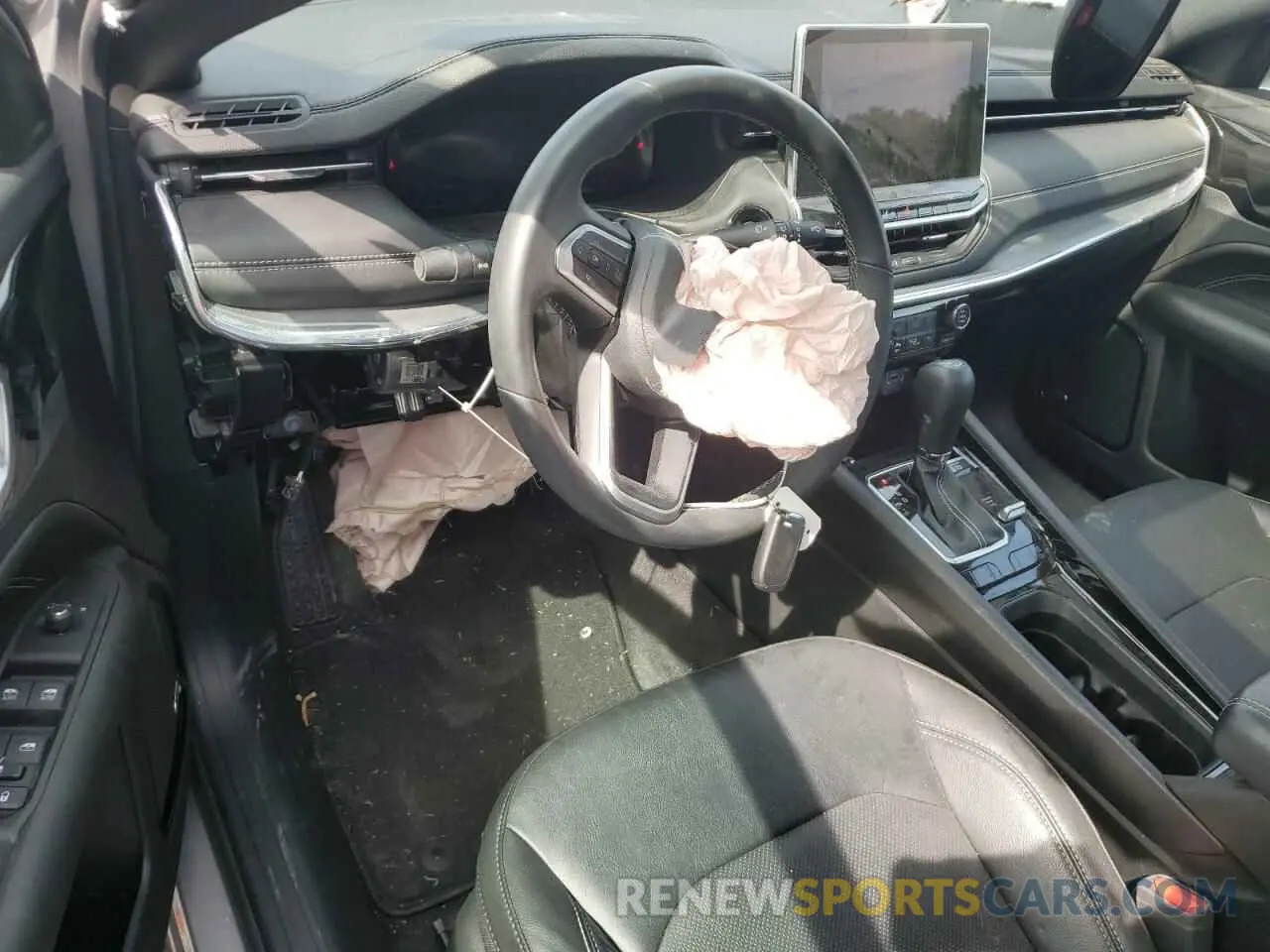 8 Photograph of a damaged car 3C4NJDCBXNT170044 JEEP COMPASS 2022