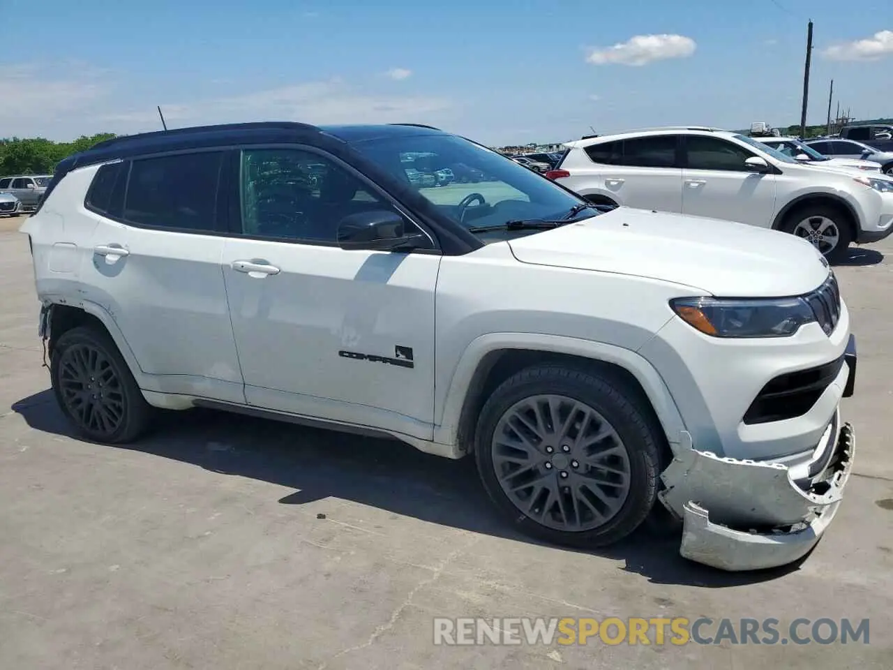 4 Photograph of a damaged car 3C4NJDCBXNT185627 JEEP COMPASS 2022