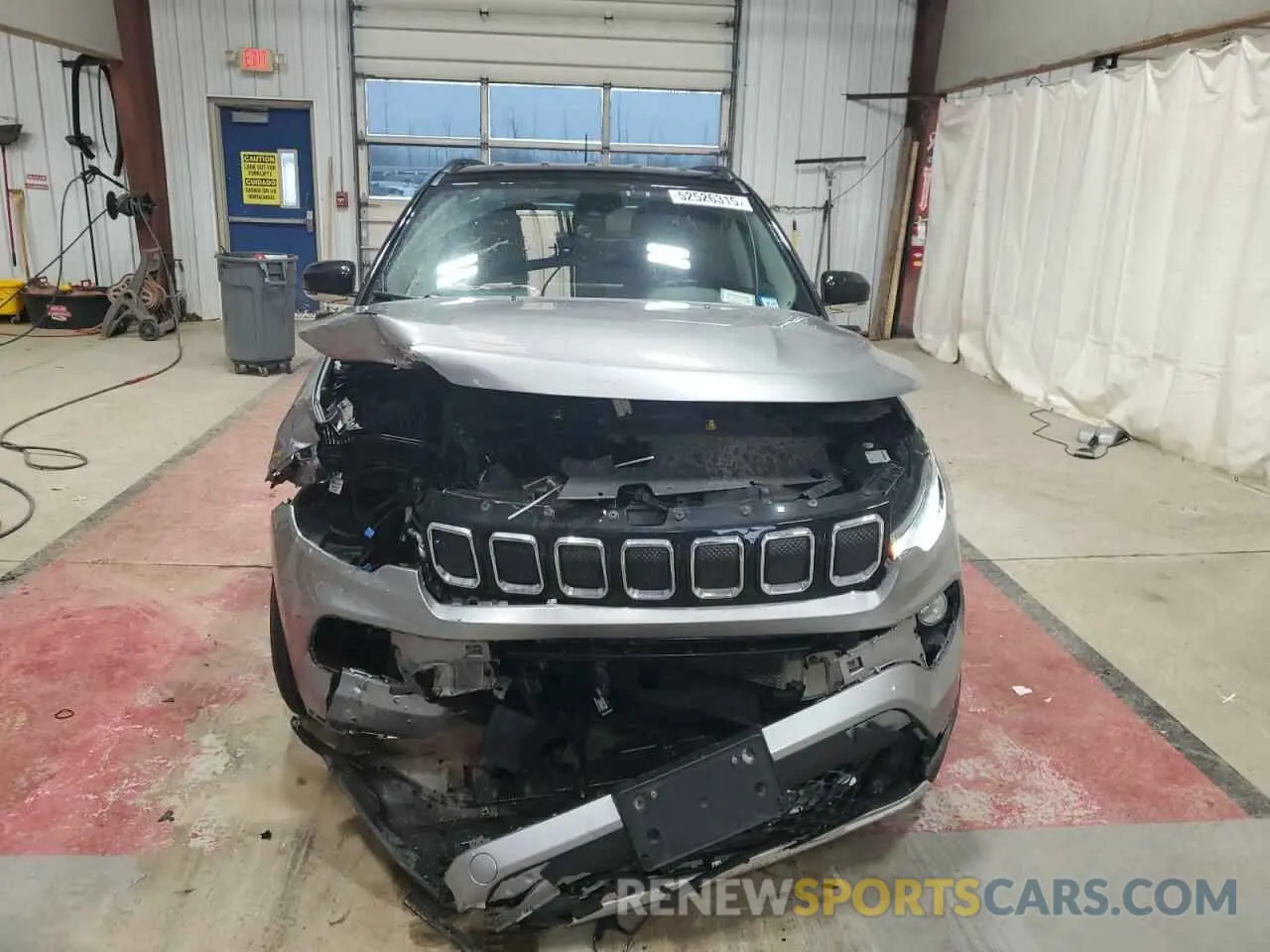 5 Photograph of a damaged car 3C4NJDCBXNT187331 JEEP COMPASS 2022