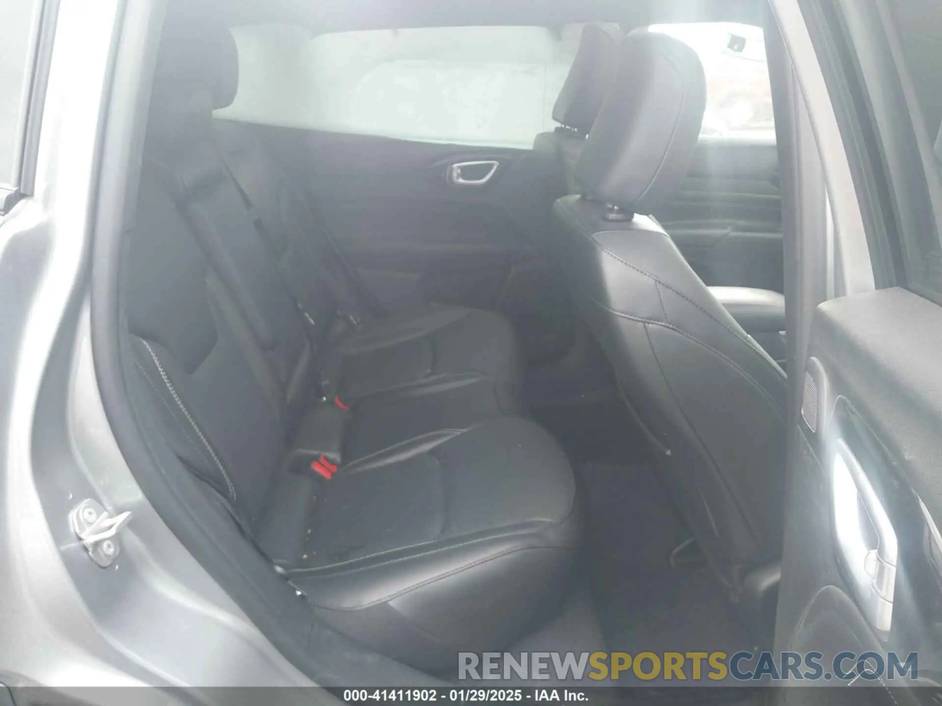 8 Photograph of a damaged car 3C4NJDCBXNT209621 JEEP COMPASS 2022